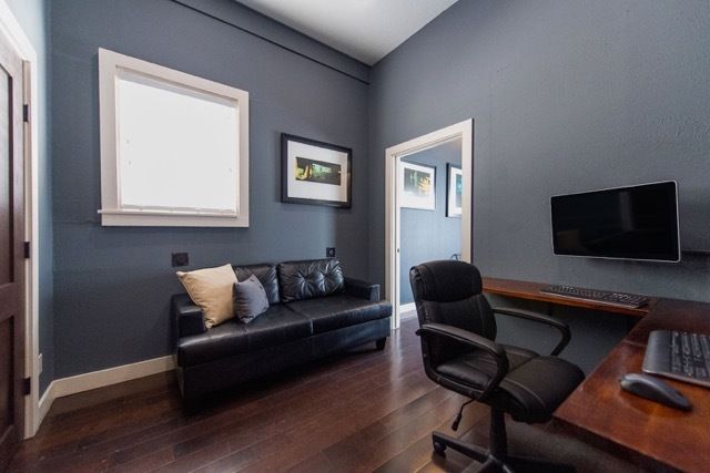 Sparks-Ledesma House: 1306 E 7th St, Austin, TX 78702